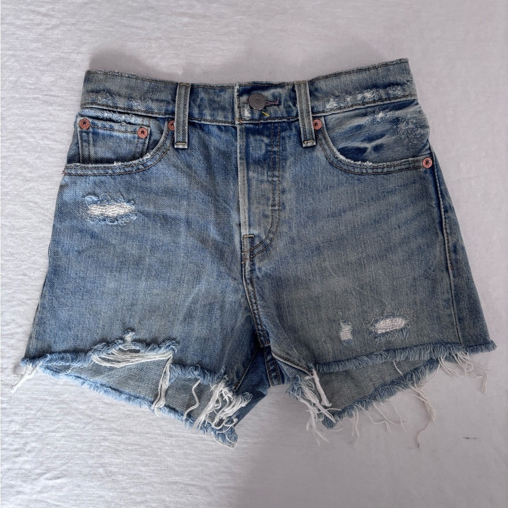 Women’s Levi’s Premium Wedgie High Waisted Distressed Button Fly Short Size24